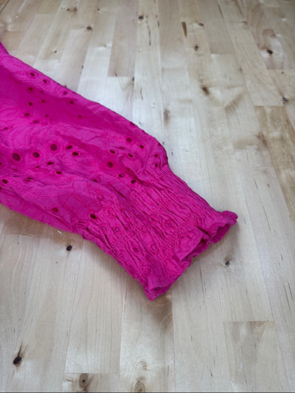 Chico's Pink Eyelet Cotton Button-Down Shirt Size 3 US 16 Smocked Cuffs - Picture 6 of 14